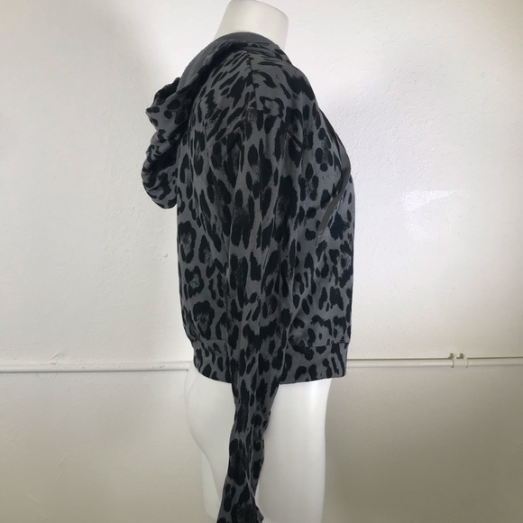 Socialite Cheetah Print Cropped Hoodie - Picture 3 of 6